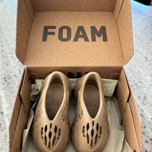 Yeezy Kids Foam Sneakers in Brown